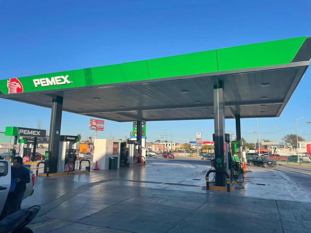 Segunda vista del canopy y dispensarios de la misma estación